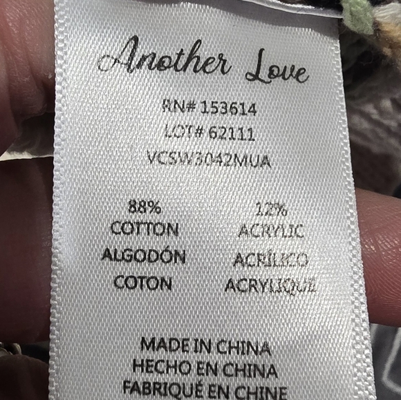 Another Love Crochet Knit Crewneck Sweater Vest Size Small - Picture 6 of 6